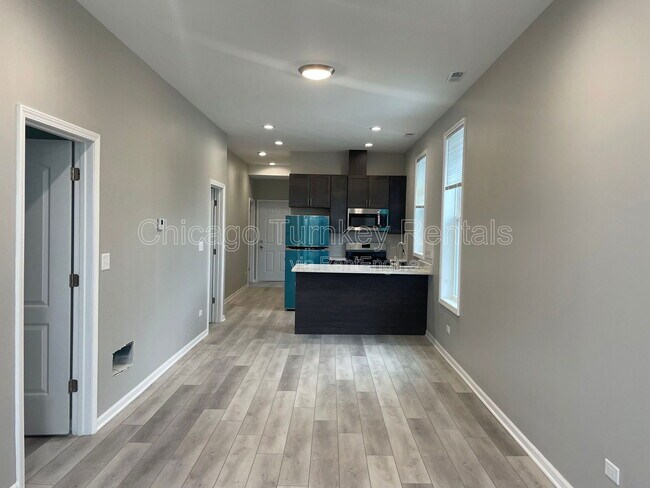 Building Photo - 2336 S Troy St