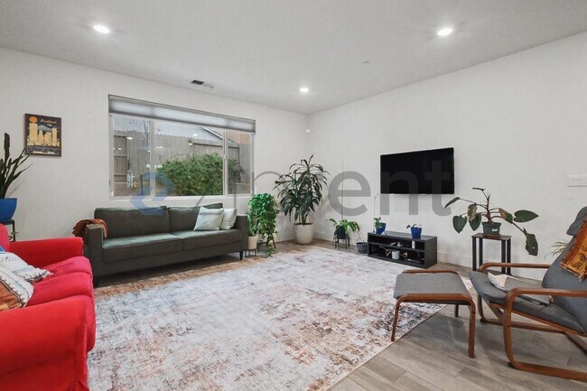 Building Photo - 12743 Blueblanc Way