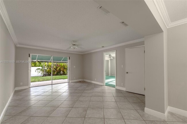Building Photo - 947 Lincoln St