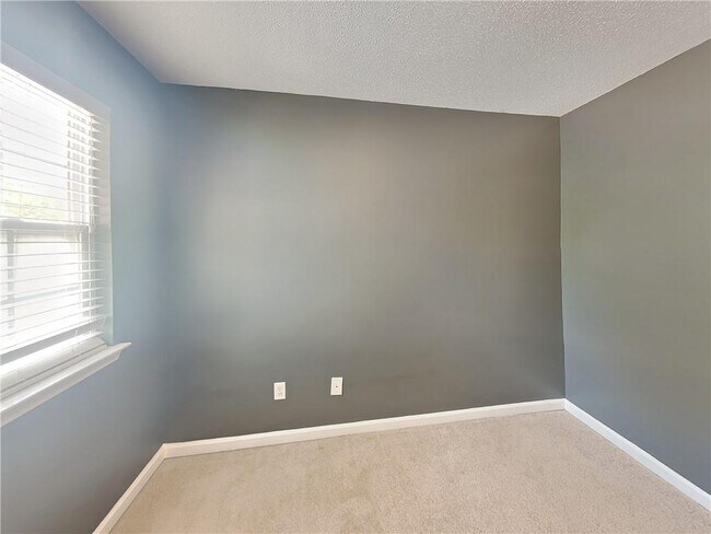 Building Photo - 2157 Capella Cir SW