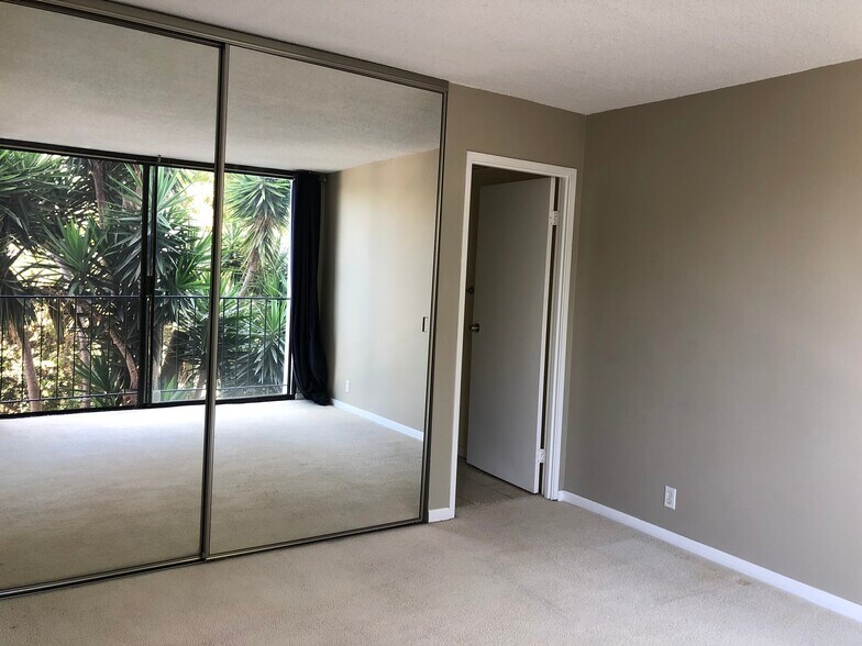 Bedroom #2 - 2601 E Ocean Blvd