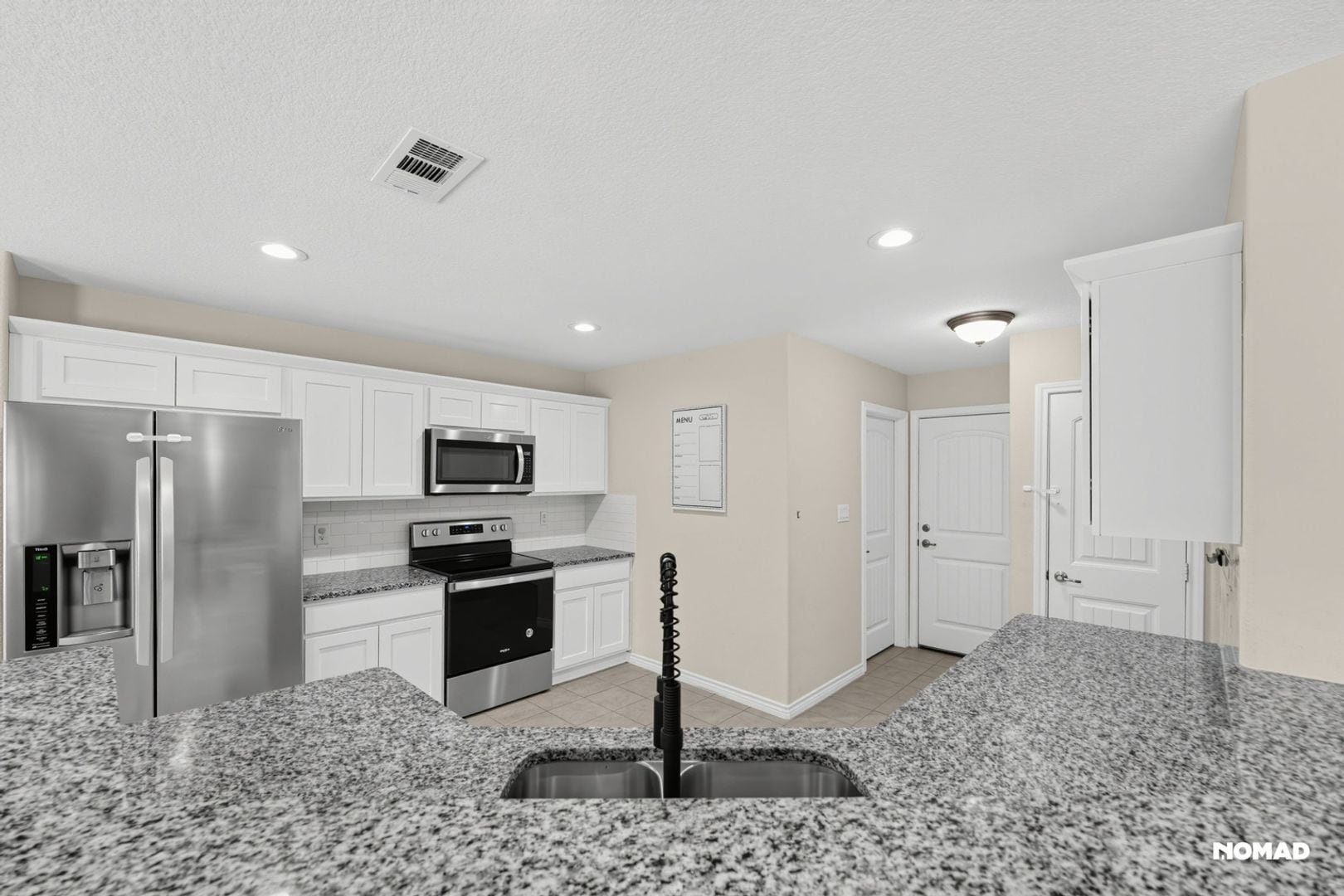 Building Photo - 205 Shady Oaks Dr