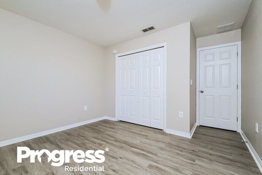 Building Photo - 11341 Southwind Lake Dr