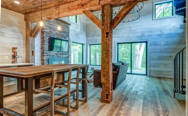 Building Photo - 6287 Riverview Rd