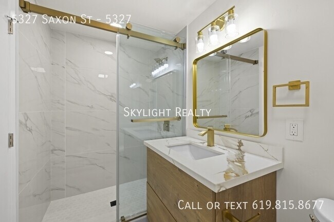 Building Photo - 5327 Saxon St