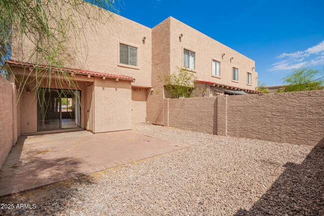 Building Photo - 13627 N Hamilton Dr
