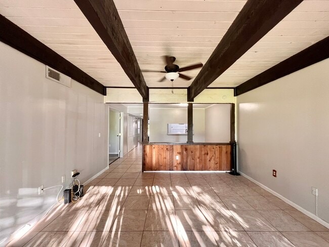 Building Photo - PRICE REDUCED!  Stylish 2 BR 2 BA Condo w/ Modern Amenities & Prime Parking!