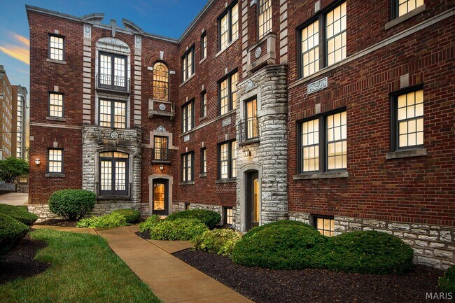 Building Photo - 6216 Northwood Ave