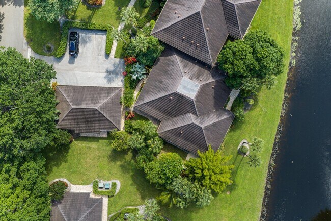 Building Photo - 2835 Polo Island Dr