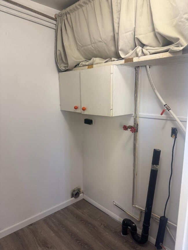 Building Photo - 119 Paper Collar Row