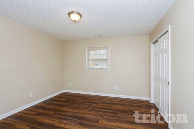 Building Photo - 711 Vickery Dr