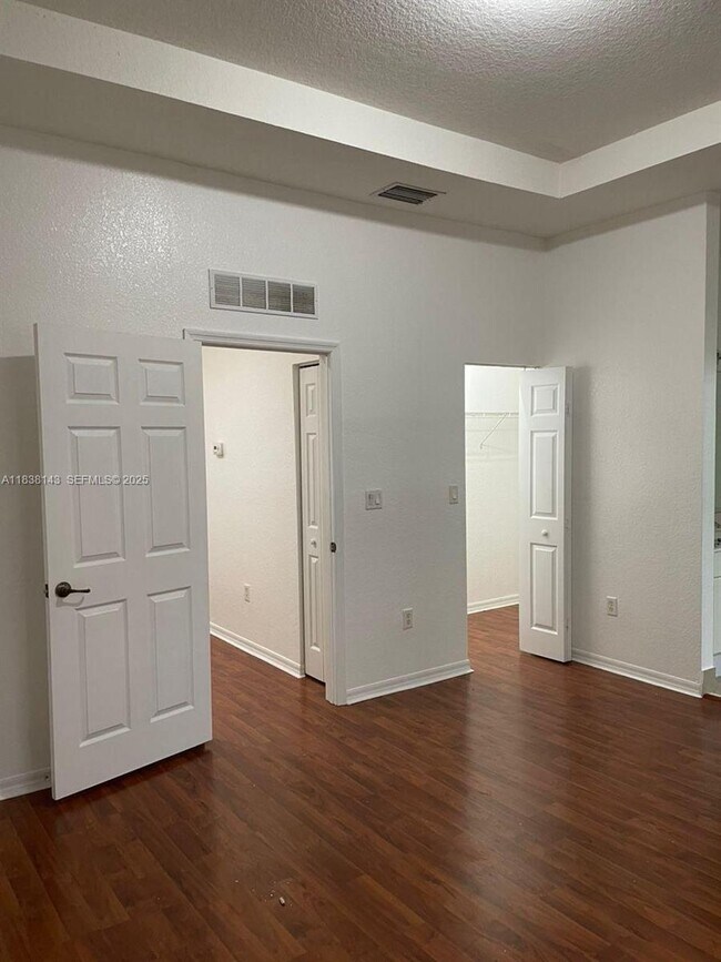 Building Photo - 4911 SW 140th Terrace