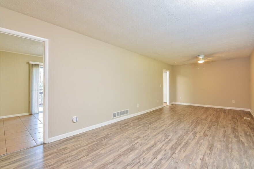 Building Photo - 4624 Elm Ridge Ct