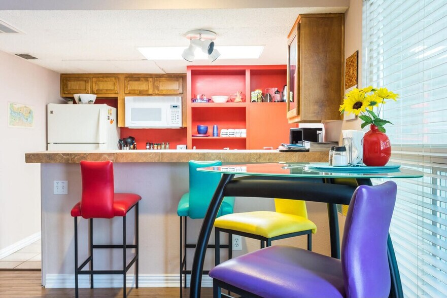 Building Photo - 2204 Trailside Dr