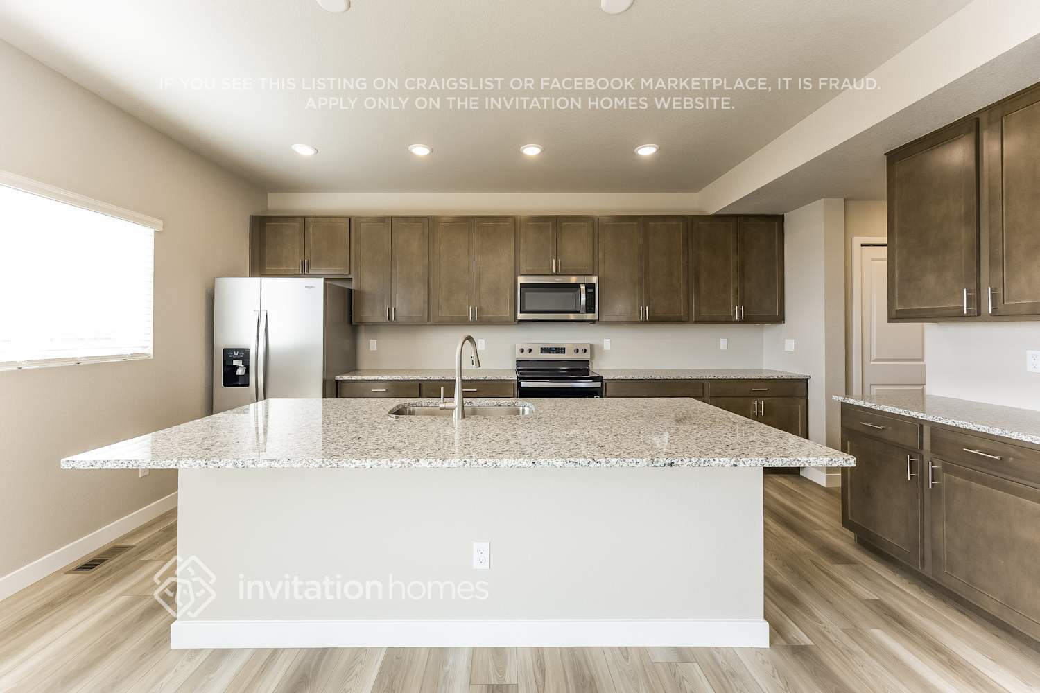 Building Photo - 13633 Arriba Dr