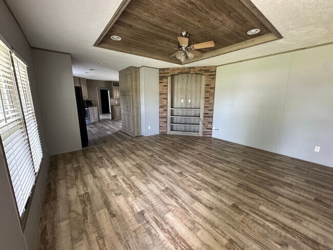Building Photo - 13807 County Rd 220