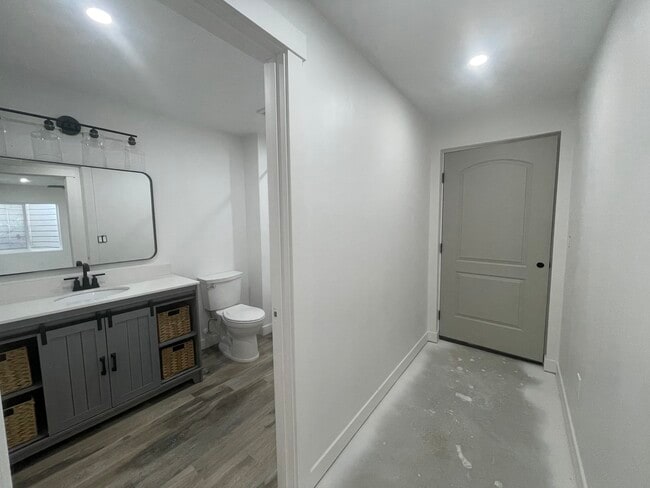 Building Photo - 6442 S Jordan Pkwy