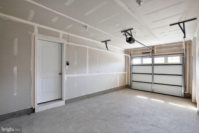 Building Photo - 436 Whirl Ln