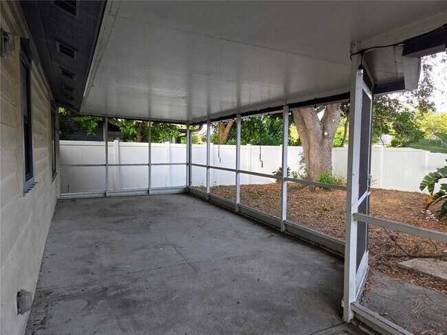 Building Photo - 1717 Needles Ln E