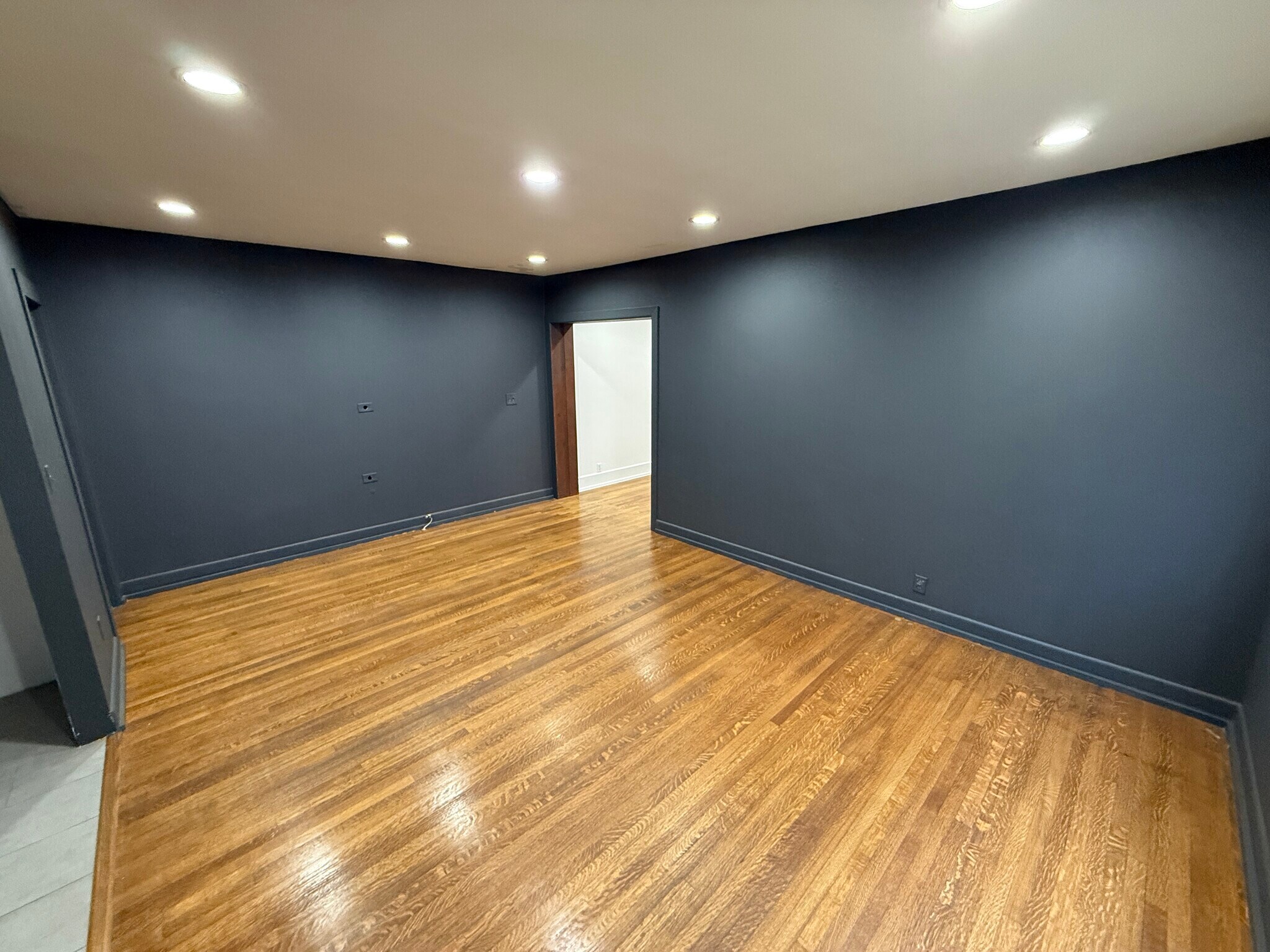 Building Photo - 1493 W 47th St