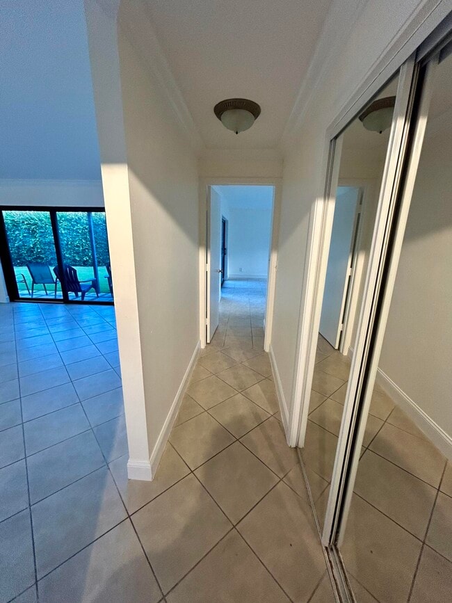 Building Photo - 22822 Pinewood Ct