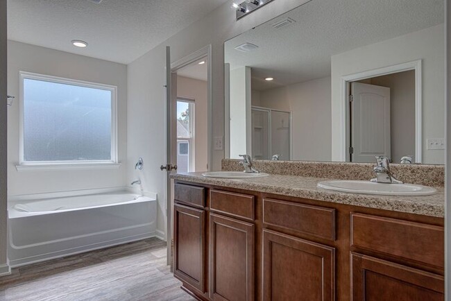 Building Photo - 6473 Flora Court
