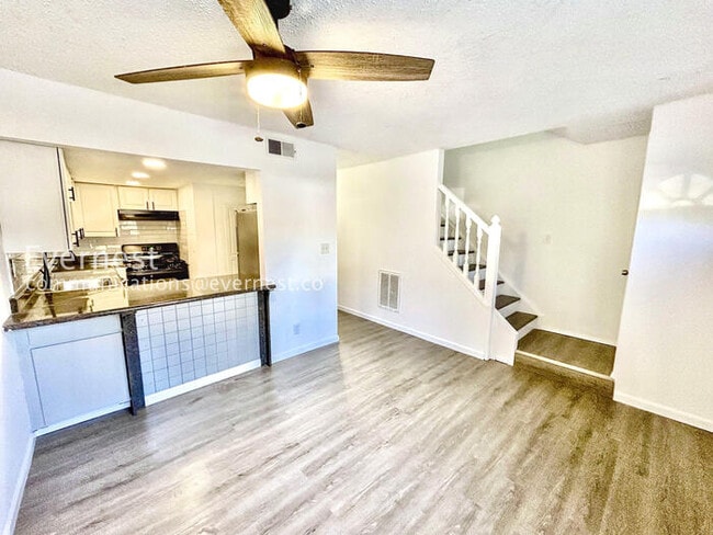 Building Photo - 526 Granite Ridge Pl