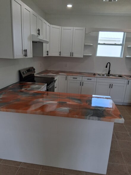 Building Photo - 4965 SE 42nd St