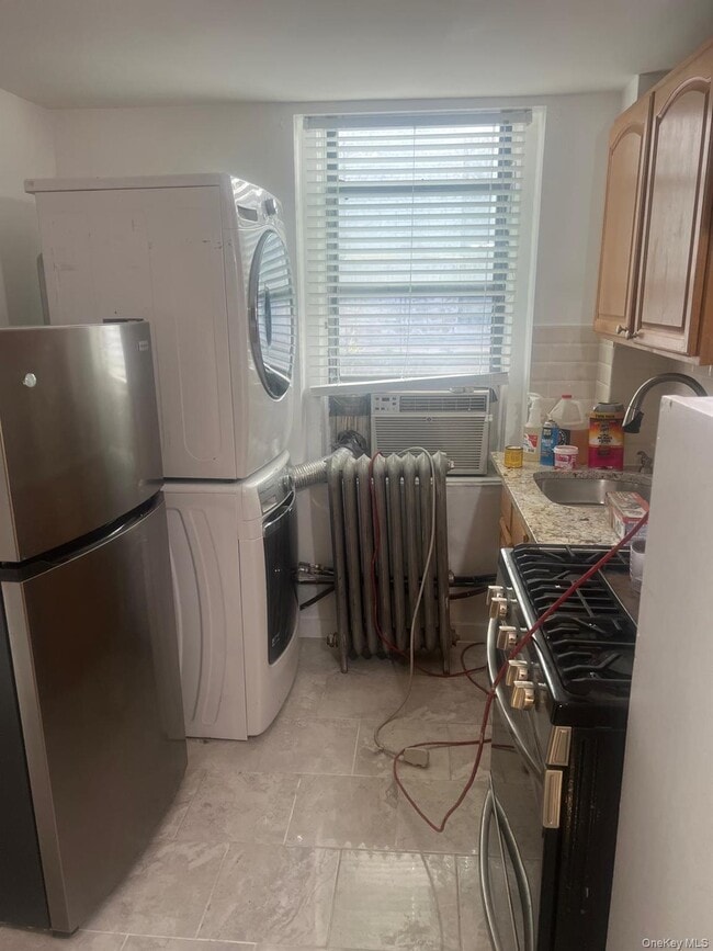 Building Photo - 23 Main St