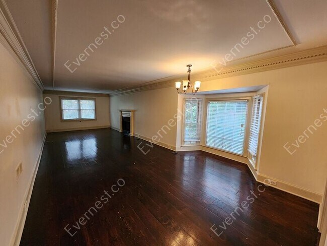 Building Photo - 500 Towergate Pl