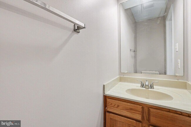 Building Photo - 2003 Paddle Boat Ln