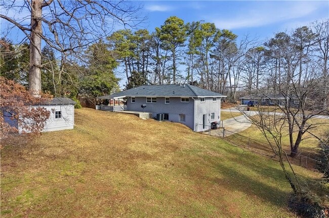 Building Photo - 2467 Elmwood Cir SE