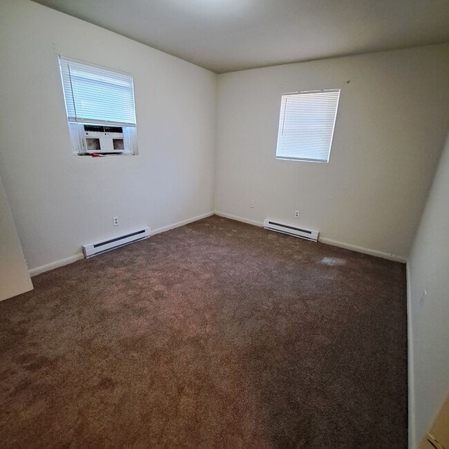 Building Photo - 2017-2019 Plow Ln