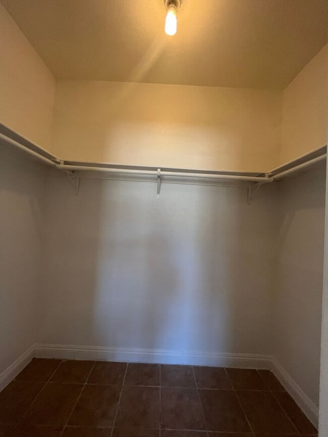 Building Photo - 3 bed 2 bth in Apple Valley. Apply today!