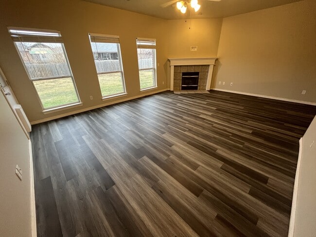 Building Photo - 2321 SW 94th St