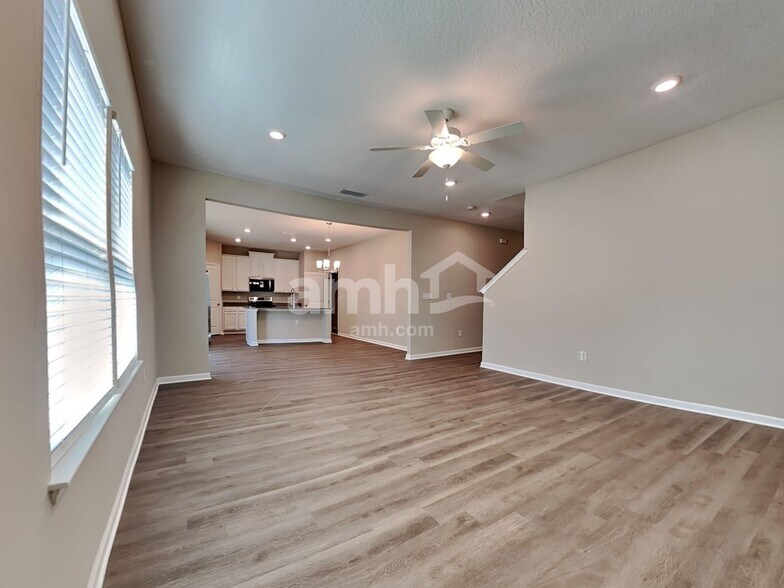 Building Photo - 64 Spruce Point