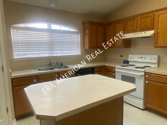 Building Photo - 1324 Jeffrine Dr