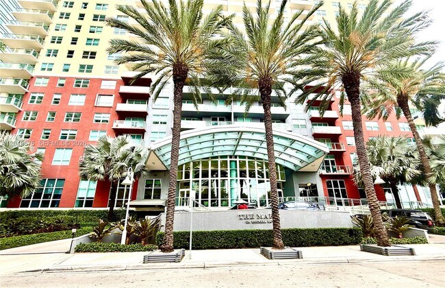 Building Photo - 1155 Brickell Bay Dr