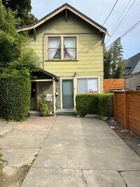 Building Photo - 30 Yosemite Ave