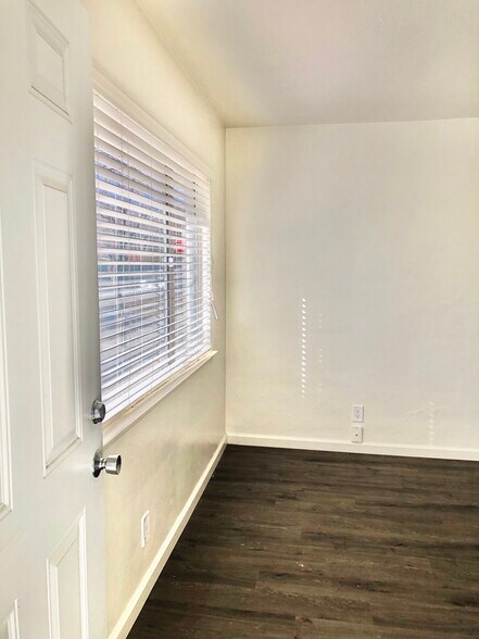 Living Room - 1450 Hillside Dr