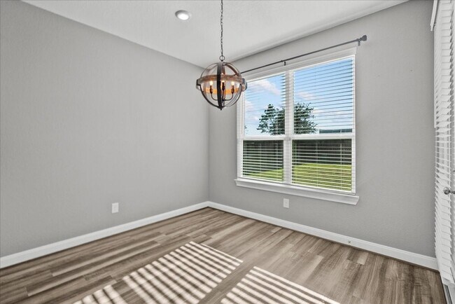 Building Photo - 13814 Russell Ct