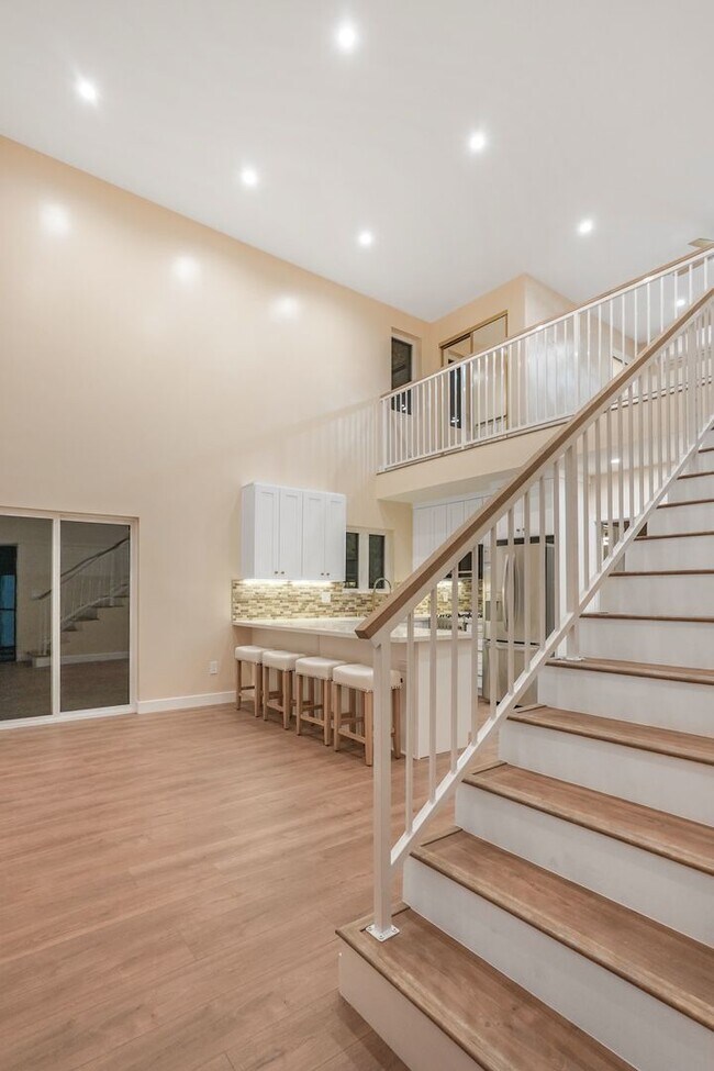 Building Photo - 11554 Arminta St