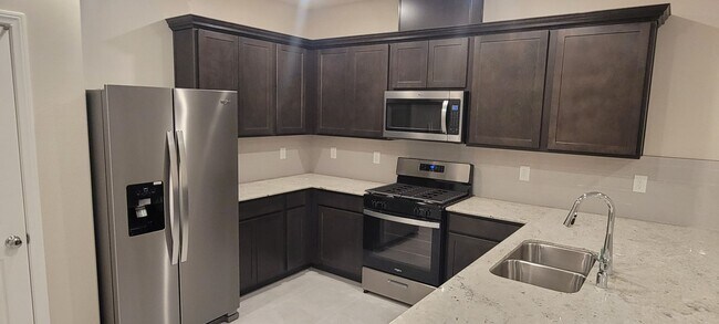 Building Photo - Bright & Spacious 3-Bedroom Home in Inspirada