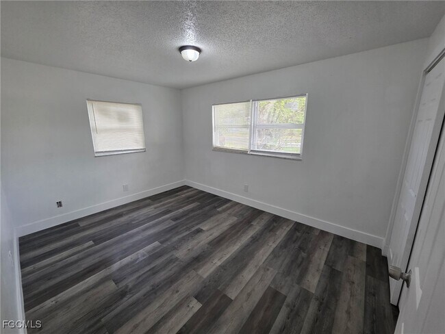 Building Photo - 2708 Broadway