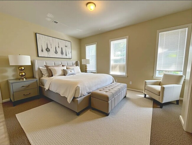 Building Photo - Spacious 4 Bedroom 1 Bathroom Rowhome in R...