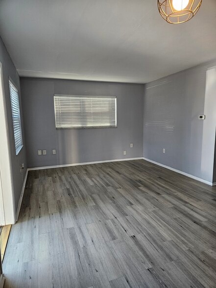 Building Photo - 312 Avanda Ct