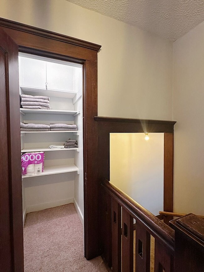 Building Photo - Charming Furnished 3BR/2BA Duplex in Histo...