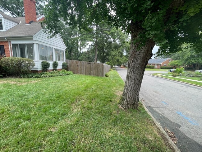 Building Photo - Charming Brick Cape in Colonial Place