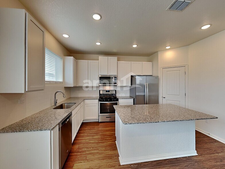 Building Photo - 2732 Geronimo Creek