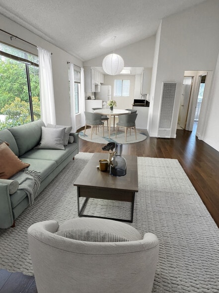 Great Room - 4166 Garden Ave